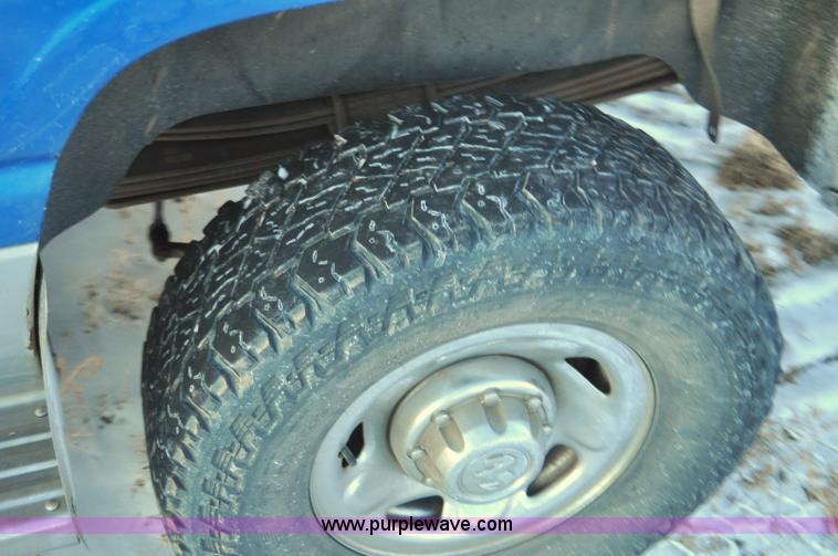 image for item G6402 1999 Dodge Ram 2500 Ext. Cab pickup truck