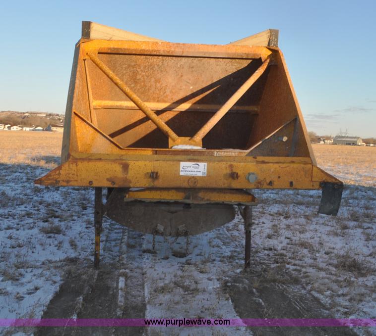 image for item G6405 1972 Load King triple axle belly dump trailer
