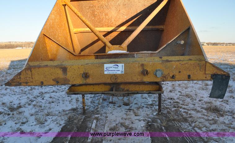 image for item G6405 1972 Load King triple axle belly dump trailer