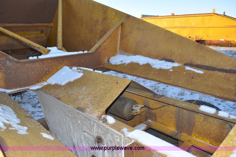 image for item G6405 1972 Load King triple axle belly dump trailer