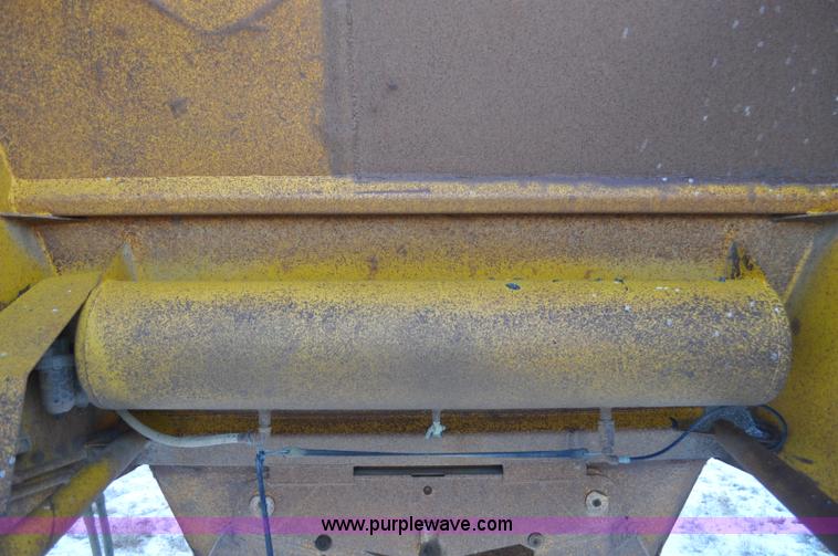 image for item G6405 1972 Load King triple axle belly dump trailer