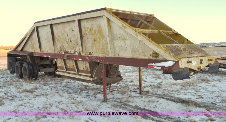 image for item G6406 1973 Fruehauf triple axle belly dump trailer