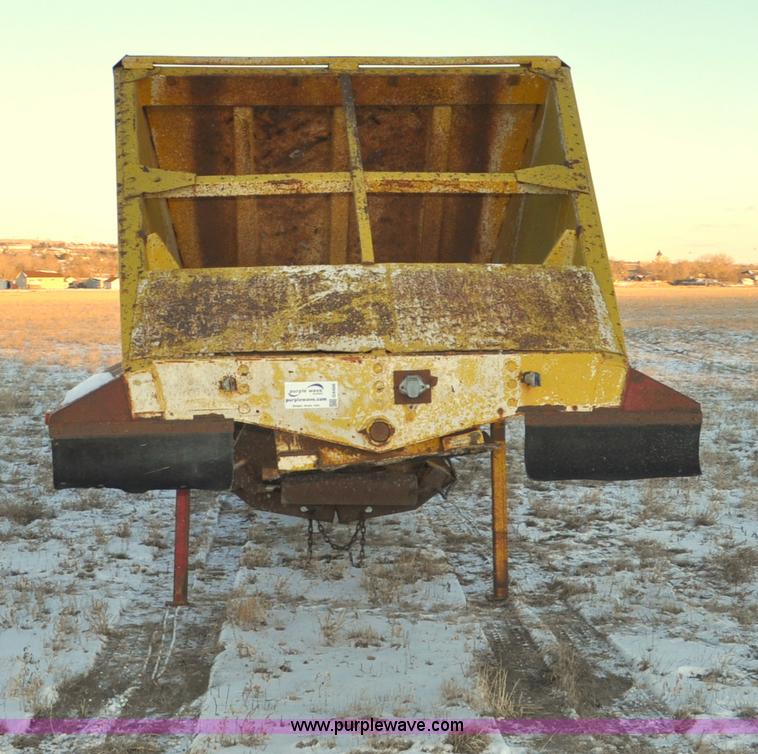 image for item G6406 1973 Fruehauf triple axle belly dump trailer