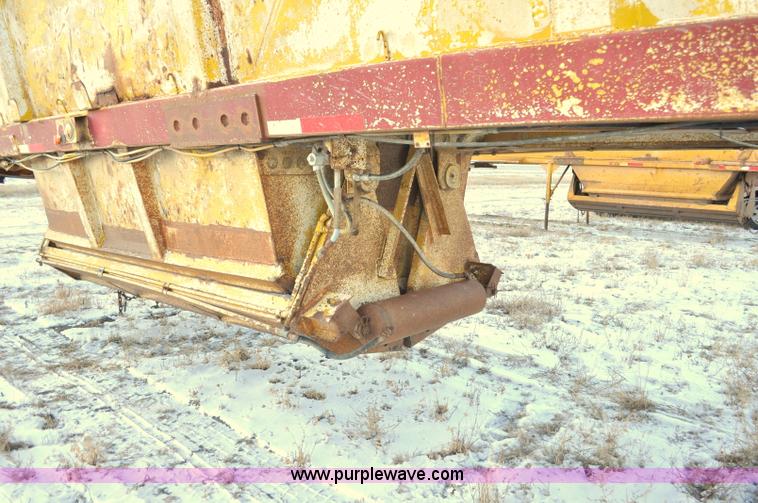 image for item G6406 1973 Fruehauf triple axle belly dump trailer