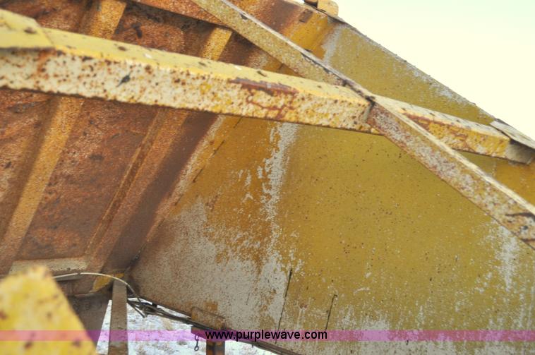 image for item G6406 1973 Fruehauf triple axle belly dump trailer