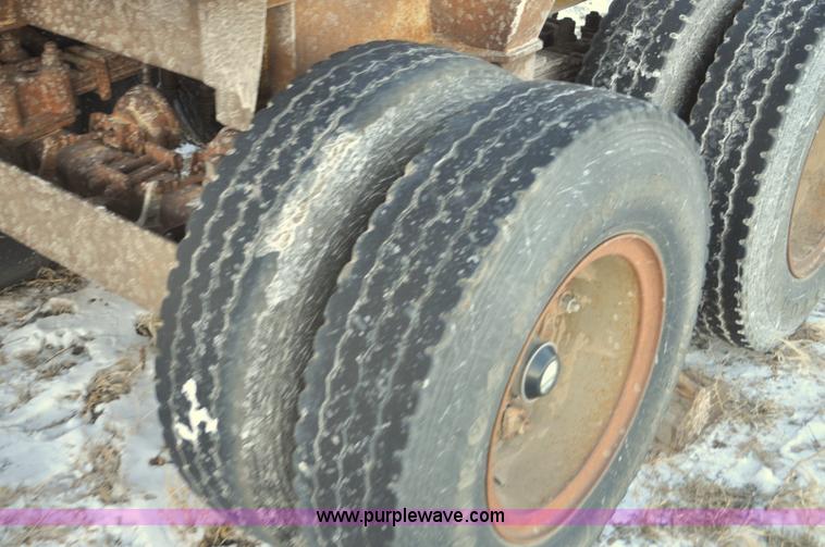 image for item G6406 1973 Fruehauf triple axle belly dump trailer