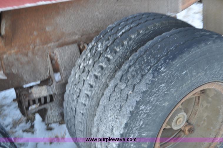 image for item G6406 1973 Fruehauf triple axle belly dump trailer