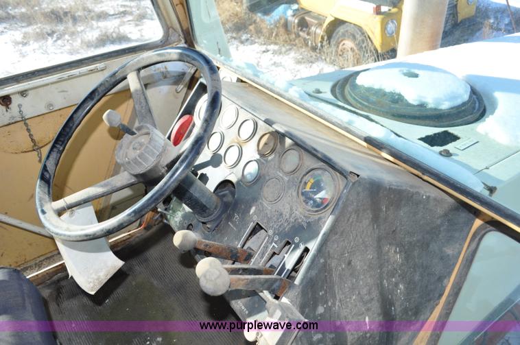 image for item G6407 1973 Case 2470 4WD tractor