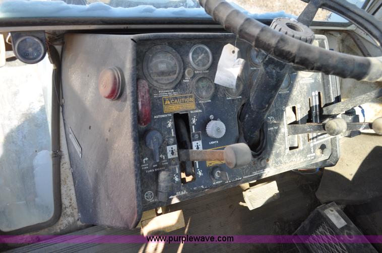 image for item G6408 1977 Case 2470 tractor