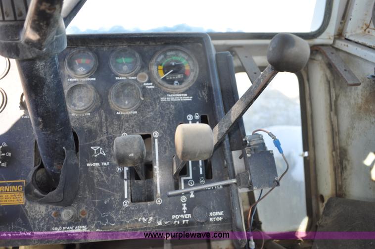 image for item G6408 1977 Case 2470 tractor