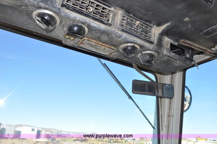 image for item G6408 1977 Case 2470 tractor