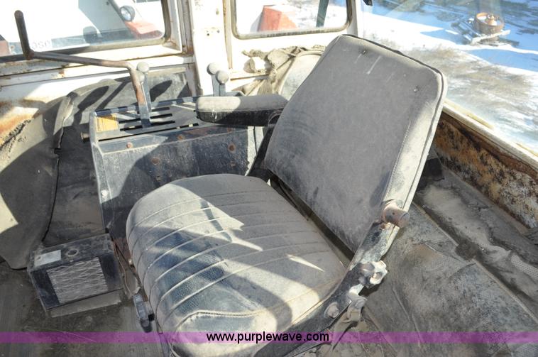 image for item G6408 1977 Case 2470 tractor