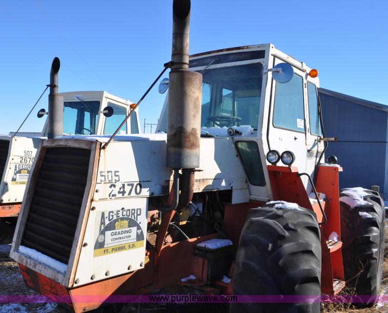image for item G6408 1977 Case 2470 tractor