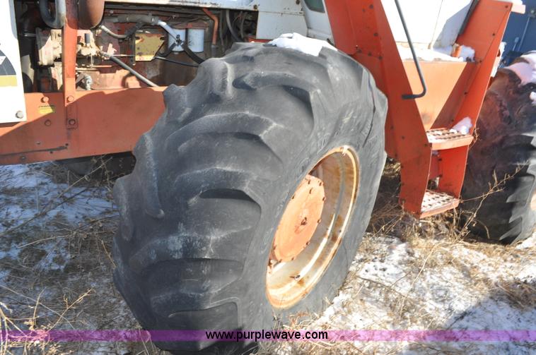 image for item G6408 1977 Case 2470 tractor