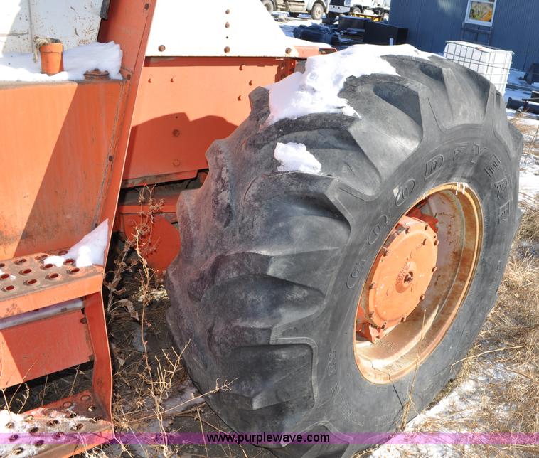 image for item G6408 1977 Case 2470 tractor
