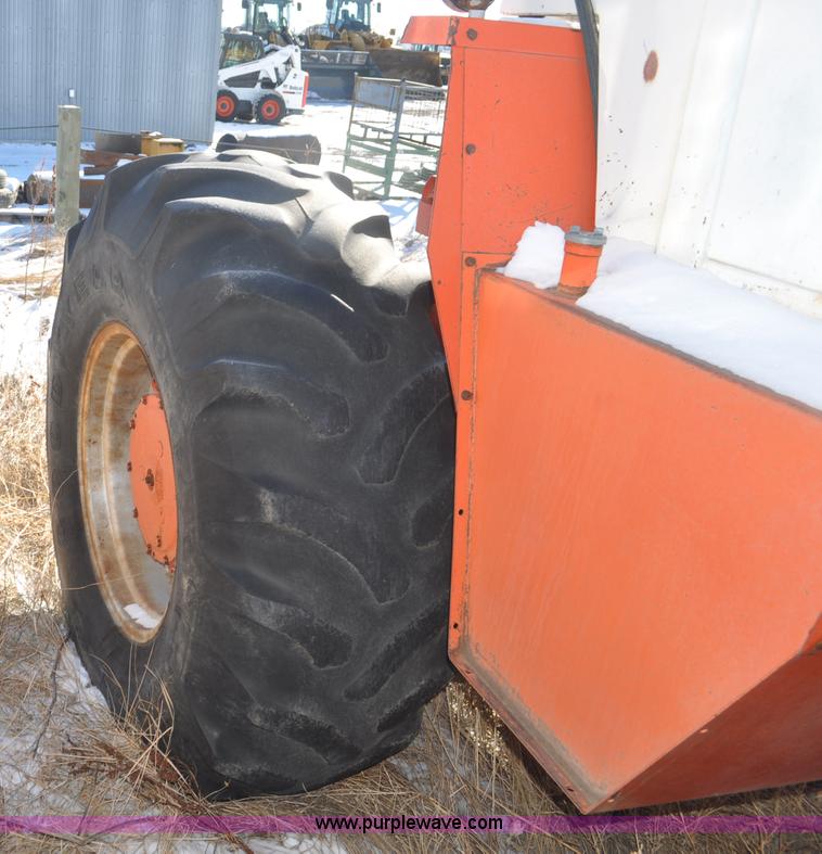 image for item G6408 1977 Case 2470 tractor