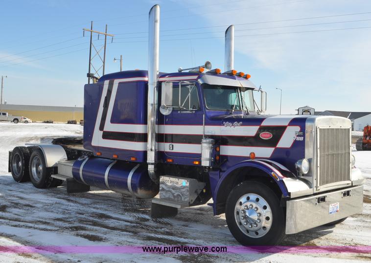 image for item G6416 1978 Peterbilt 359 semi truck