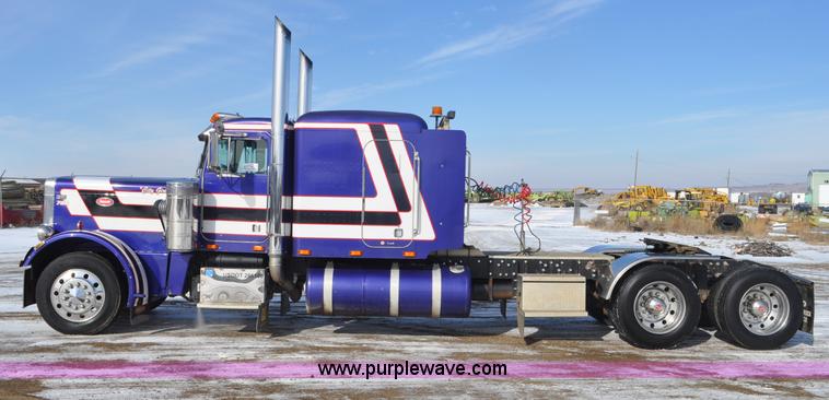 image for item G6416 1978 Peterbilt 359 semi truck
