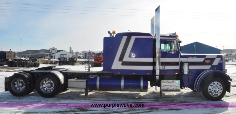 image for item G6416 1978 Peterbilt 359 semi truck