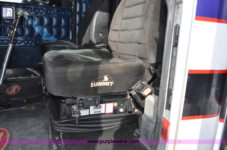 image for item G6416 1978 Peterbilt 359 semi truck