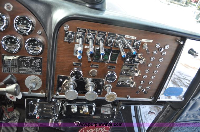 image for item G6416 1978 Peterbilt 359 semi truck