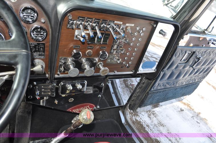 image for item G6416 1978 Peterbilt 359 semi truck