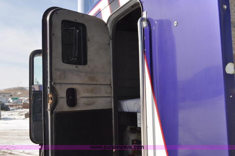 image for item G6416 1978 Peterbilt 359 semi truck