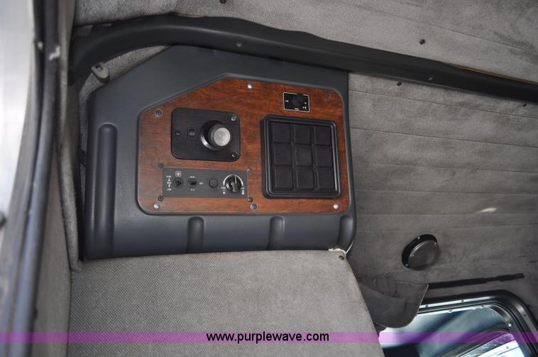 image for item G6416 1978 Peterbilt 359 semi truck