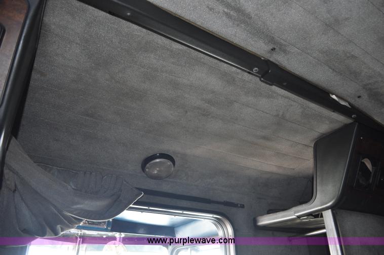 image for item G6416 1978 Peterbilt 359 semi truck