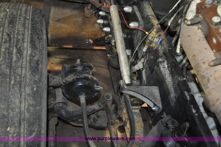 image for item G6416 1978 Peterbilt 359 semi truck