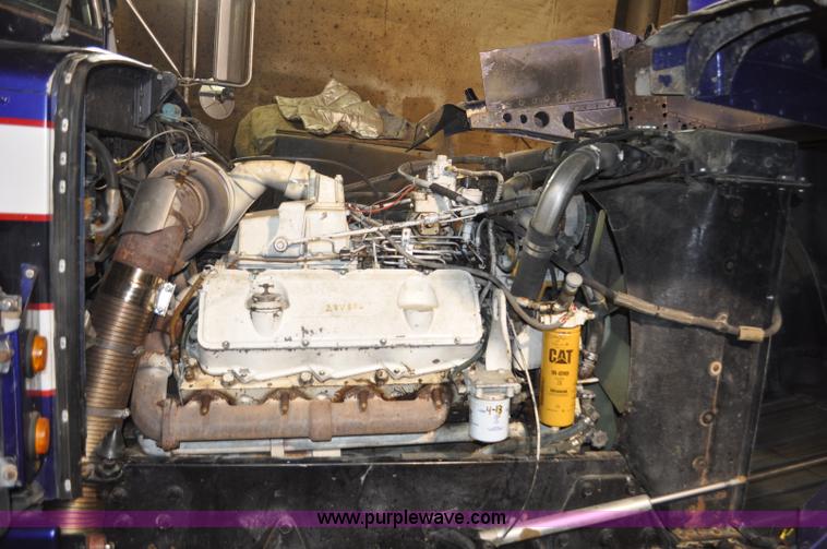 image for item G6416 1978 Peterbilt 359 semi truck