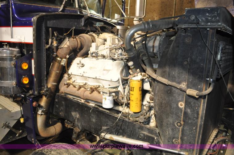 image for item G6416 1978 Peterbilt 359 semi truck