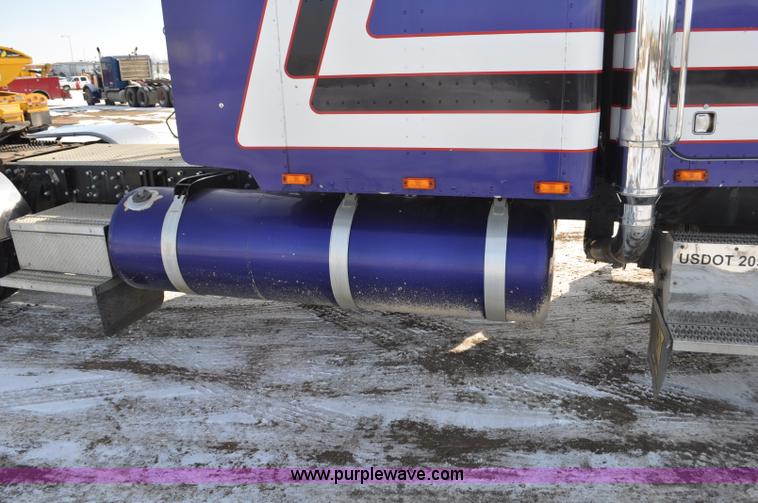 image for item G6416 1978 Peterbilt 359 semi truck