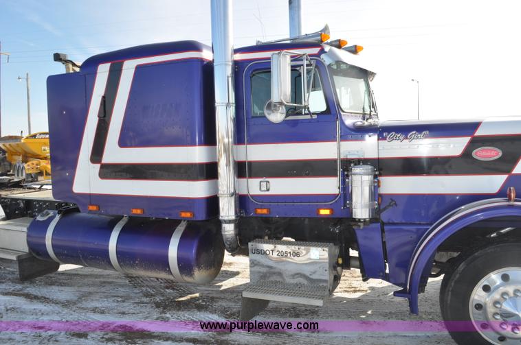 image for item G6416 1978 Peterbilt 359 semi truck