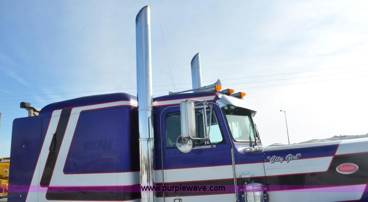 image for item G6416 1978 Peterbilt 359 semi truck