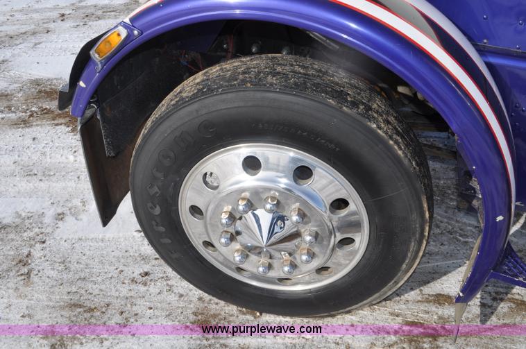 image for item G6416 1978 Peterbilt 359 semi truck