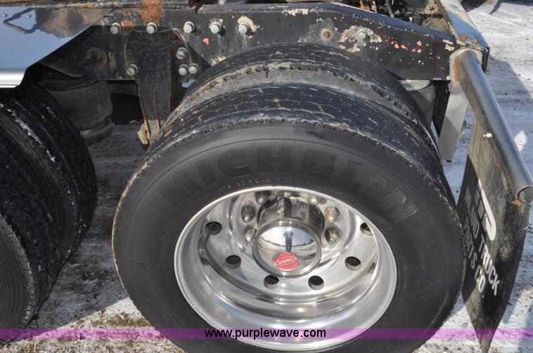 image for item G6416 1978 Peterbilt 359 semi truck