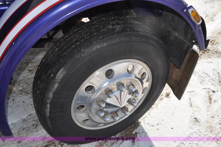 image for item G6416 1978 Peterbilt 359 semi truck