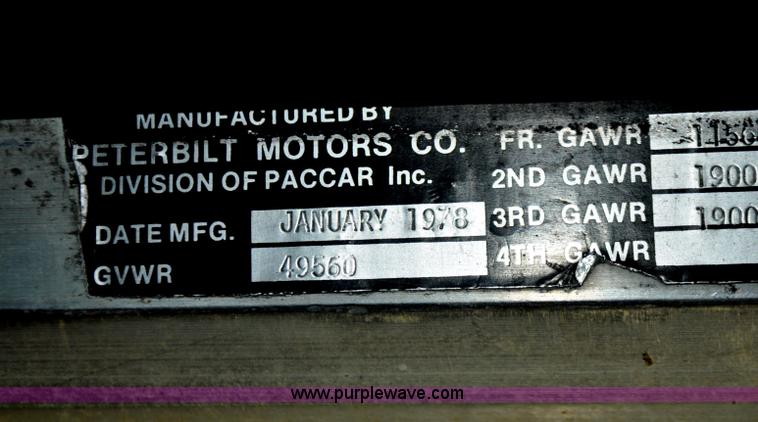 image for item G6416 1978 Peterbilt 359 semi truck