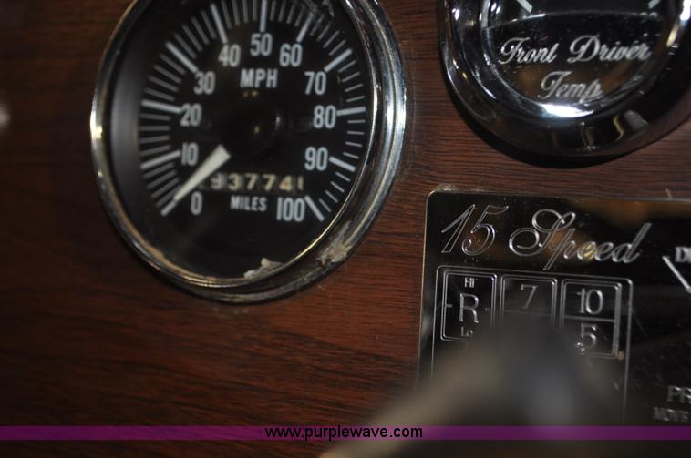 image for item G6416 1978 Peterbilt 359 semi truck