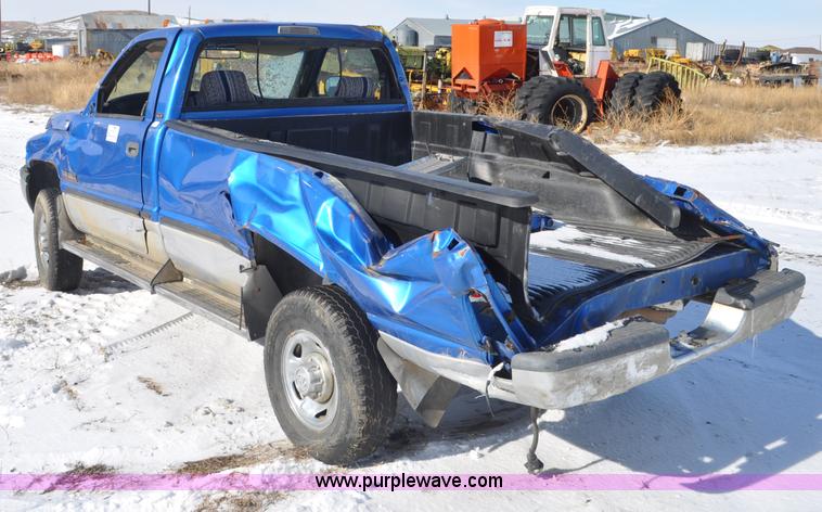 image for item G6417 1999 Dodge Ram 2500 pickup truck