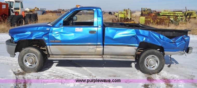 image for item G6417 1999 Dodge Ram 2500 pickup truck