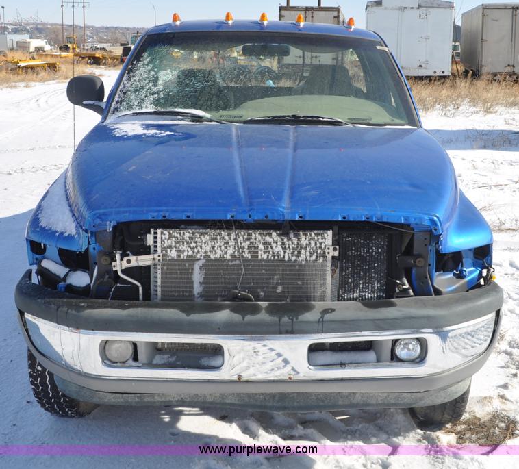 image for item G6417 1999 Dodge Ram 2500 pickup truck