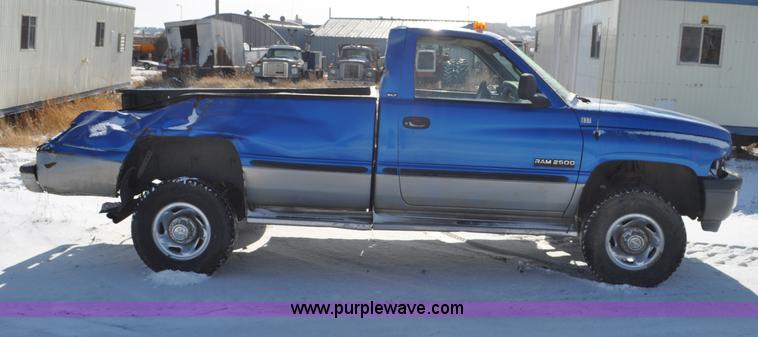 image for item G6417 1999 Dodge Ram 2500 pickup truck