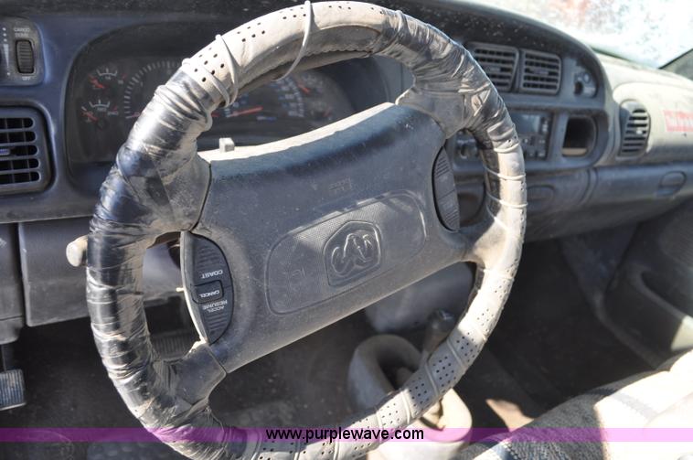 image for item G6417 1999 Dodge Ram 2500 pickup truck