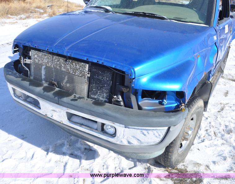 image for item G6417 1999 Dodge Ram 2500 pickup truck