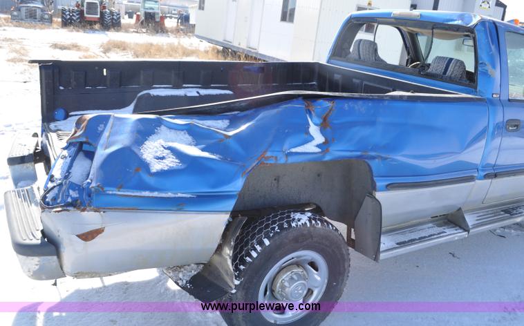 image for item G6417 1999 Dodge Ram 2500 pickup truck