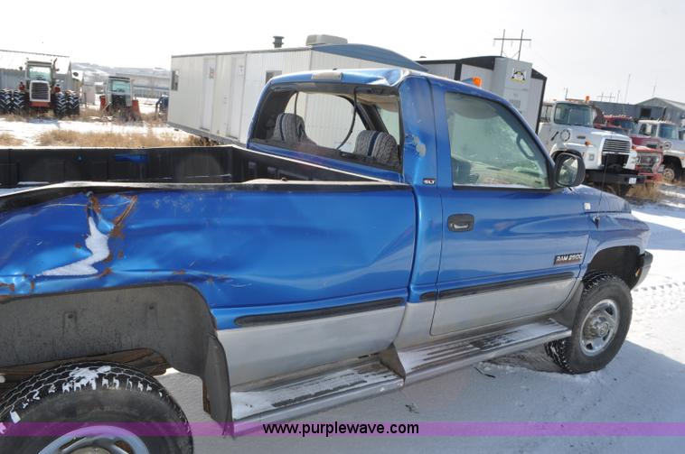 image for item G6417 1999 Dodge Ram 2500 pickup truck
