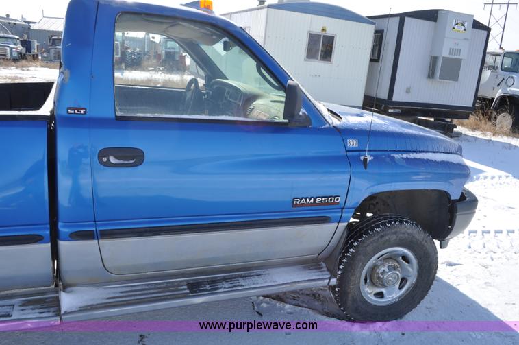 image for item G6417 1999 Dodge Ram 2500 pickup truck