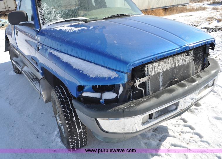 image for item G6417 1999 Dodge Ram 2500 pickup truck